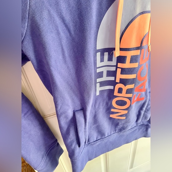 Women’s The North Face Hoodie Medium Soft Colorful - Picture 6 of 6